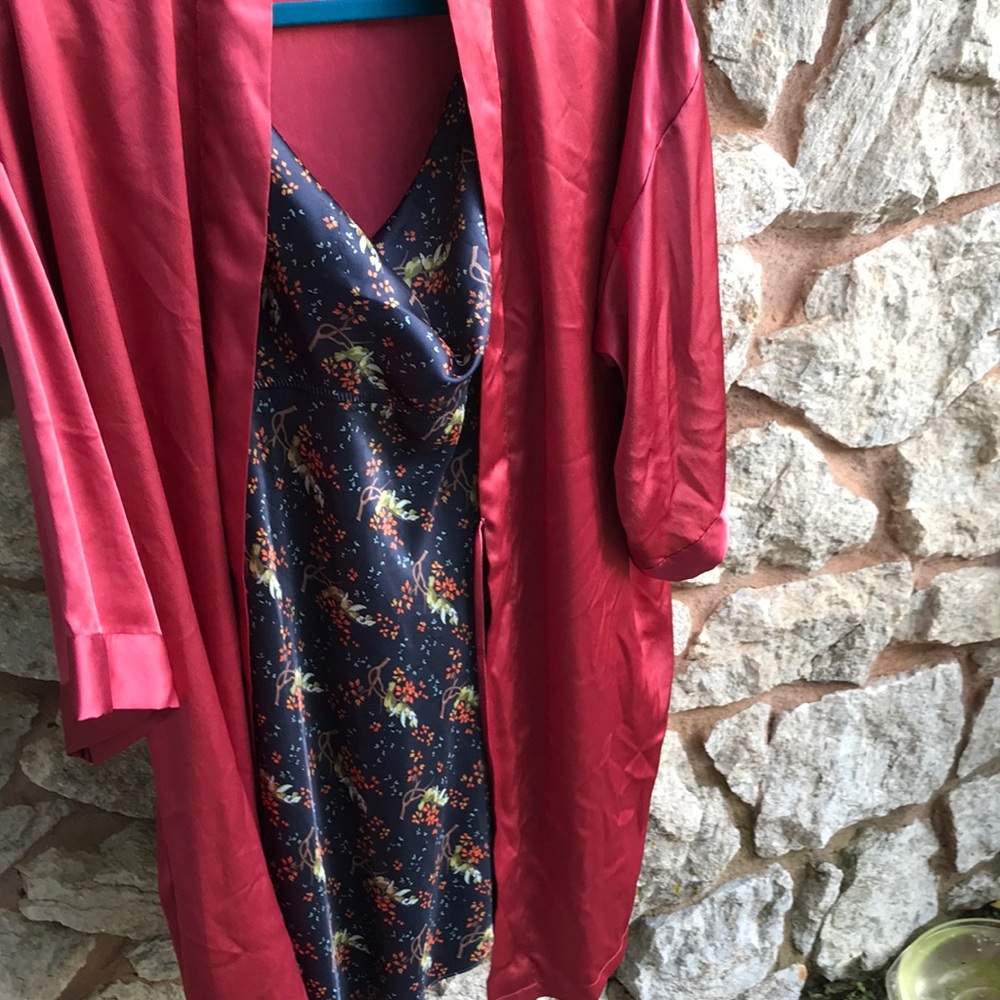 Victoria Secret Robe & Slip Oriental Pattern 💜 - Picture 2 of 4